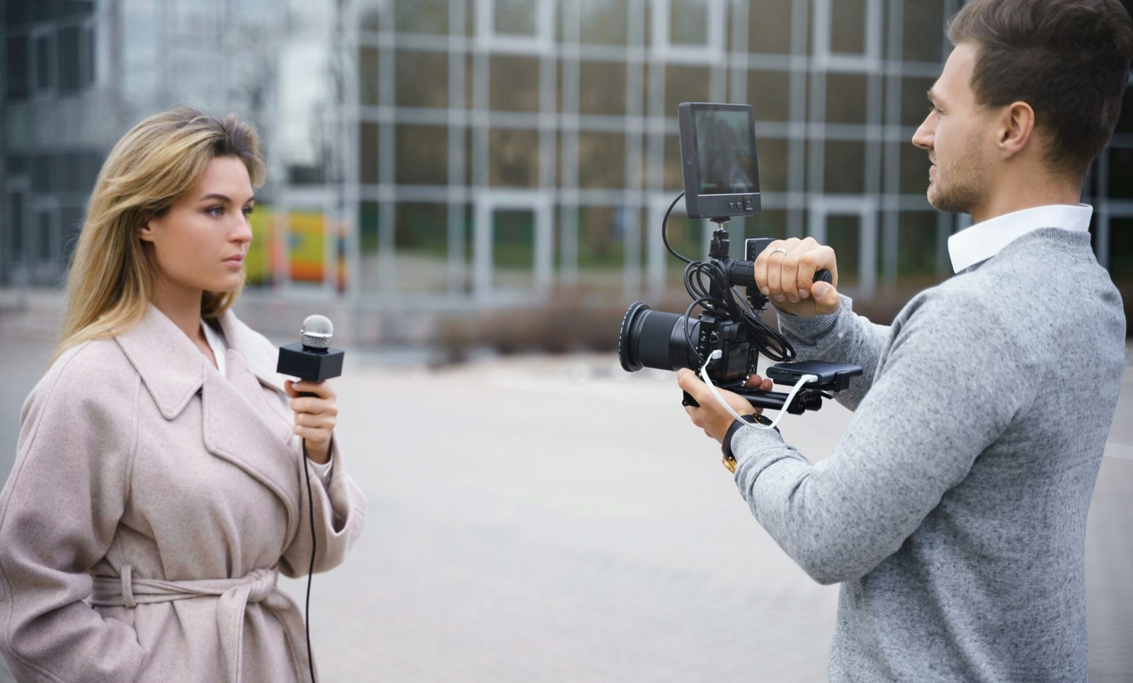 Why More Journalists Choose Listener-Supported Reporting Models Today